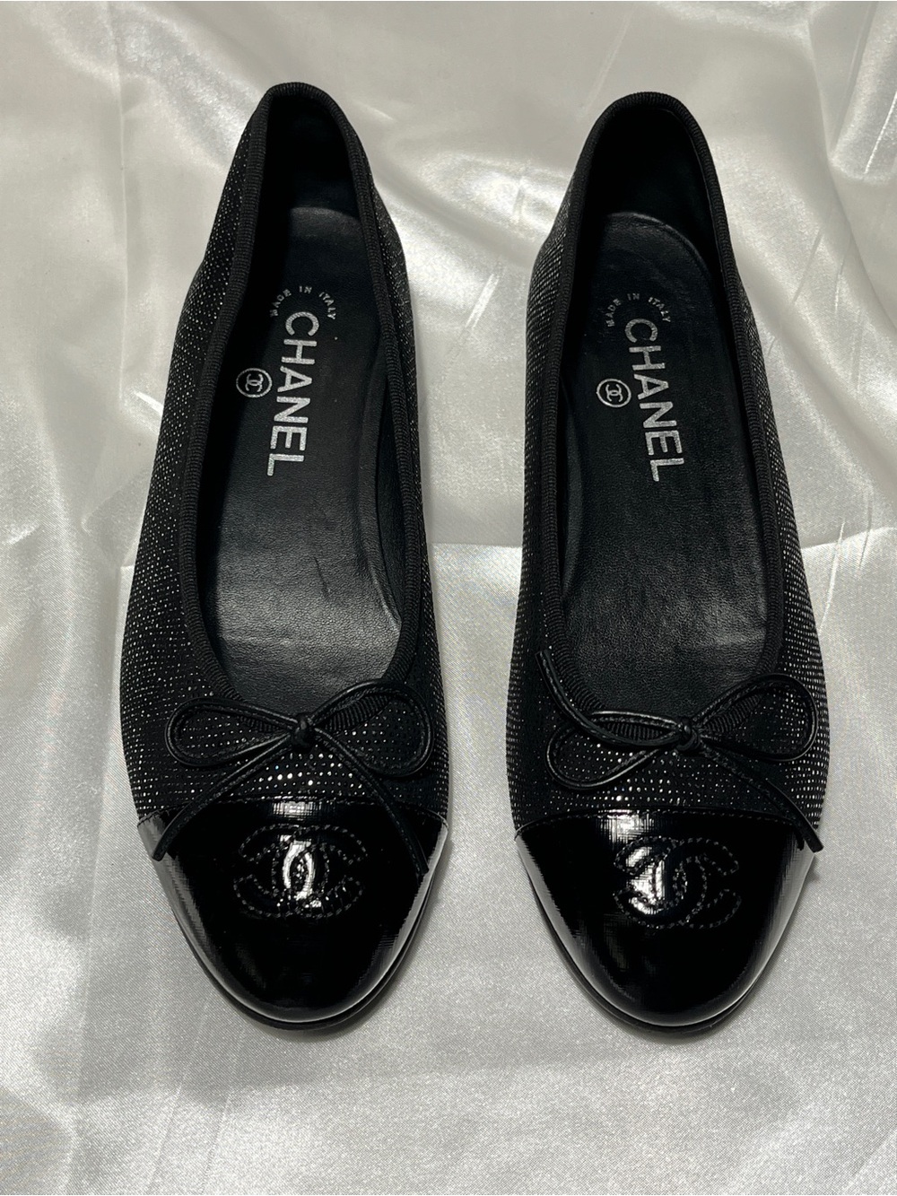 CHANEL Black Bow Cap-Toe Ballet Flats with CC Logo